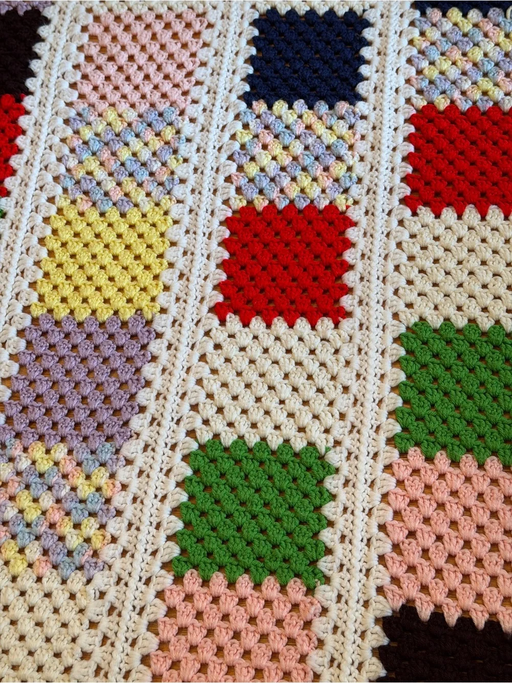 Vintage 1970s Retro boho Granny square handmade afghan 78”x49” Multicolor throw